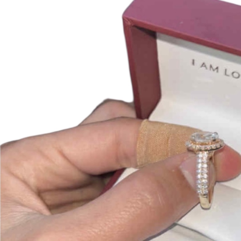14kt yellow gold engagement ring w/ 1 oval brilliant cut lab diamond 1.5 carat - Picture 5 of 10